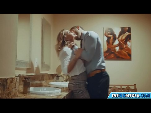 ❤️ Nalika pirang busty seduces anjeun dina restroom umum ❤ pelacur dina pornosu.xxxdesichudai.ru ❌